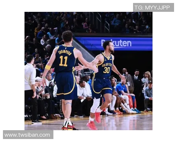 勇士与雷霆激战三月四日球迷期待精彩对决与惊喜时刻 勇士与雷霆激战三月四日球迷期待精彩对决与惊喜时刻